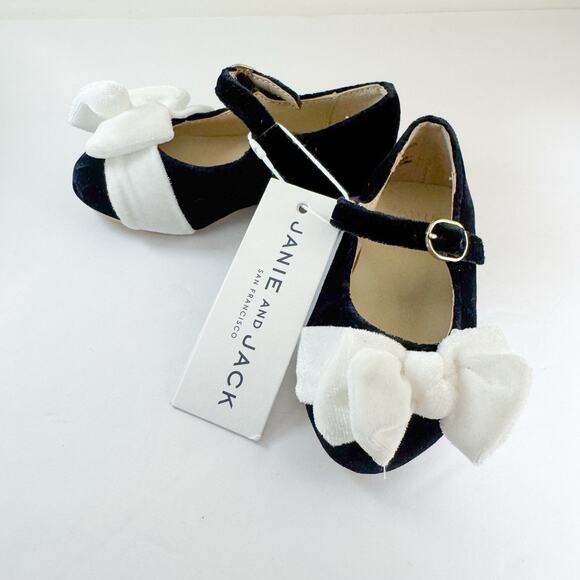 Janie and Jack Velvet Bow Ballet Flats- Size 4 Toddler Girl. Black/White Holiday - Picture 1 of 6